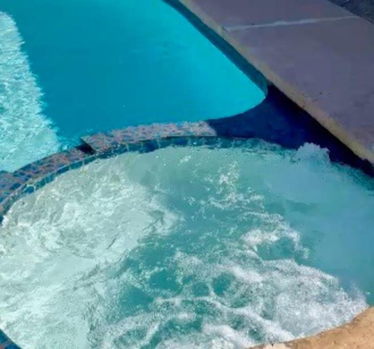 Vegas Hideaway~pool, Bar, Many Beds~near Strip *